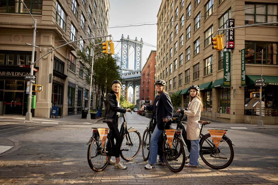 Downtown Bike Tour with Stylish Dutch Bikes or E-bikes! - Guides, Safety, and Group Size (Including How They Handle Your Day)
