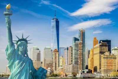 Downtown New York Highlights Private Walking Tour - Meeting up at One Pace Plaza: a clean starting point