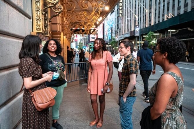 Drama and Discourse in New York Theatre - After the curtain: discussing the play over coffee or drinks