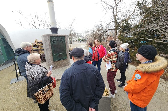 Dutch Lower Manhattan Private Walking Tour - Wall Street: why the wall was built and Stuyvesant’s drinking request