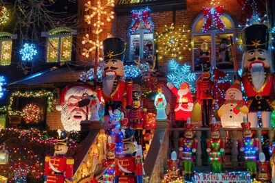 Dyker Heights Christmas Lights Guided Tour - Dyker Heights on Foot: Two Lit Streets, One Guided Hour