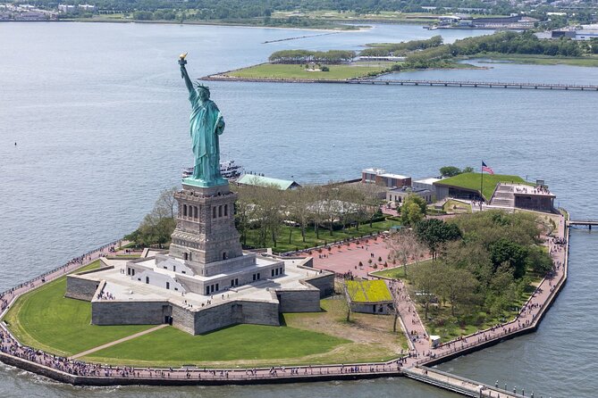Easy Access Statue of Liberty and Brooklyn Bridge Discovery Tour - Price and value: $129 for two landmarks and guided time