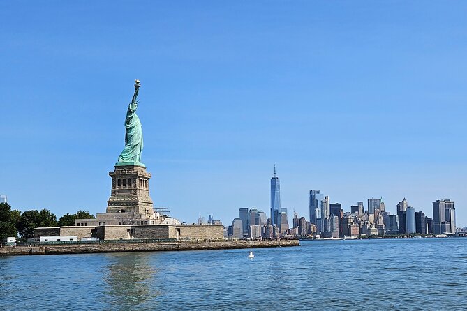 Ellis Island and Statue of Liberty Tour - The ferry ride from Castle Clinton: your moving warm-up