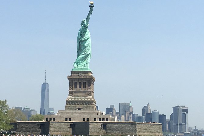Ellis Island Statue of Liberty and 9/11 Memorial Pools Tour - Ellis Island Immigration Museum: Where the Shortest Time Can Feel the Tightest