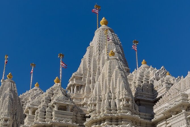 Explore the Hindu Temple a Spiritual Gem Near New York - BAPS Akshardham: a huge Hindu temple complex near New York