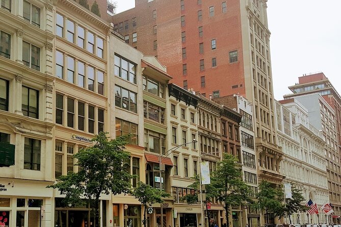Explore the Ruins of a Forgotten City in the Middle of Manhattan - Sixth Avenue Between 18th and 23rd: Department Stores and the Middle-Class Megaphone