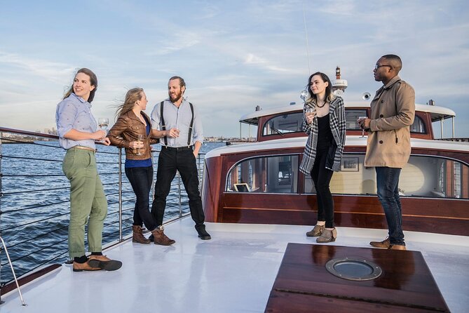 Fall Foliage Cruise on Yacht Full Moon from Chelsea Piers - Price and timing: does $110.92 buy real value?