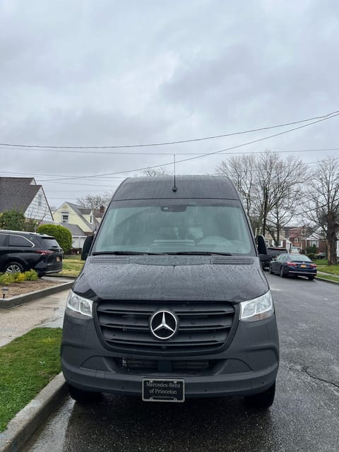Family And Group Airport Transfer - Express Limo Inc. in New Jersey: A Luxury Transfer With Real-Time Comfort