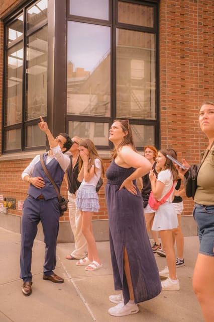 Fan Tribute: Taylor Swift in New York Walking Tour - Key takeaways