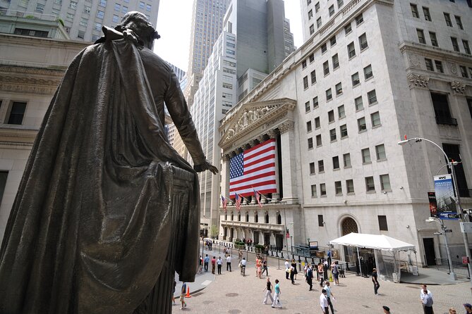 Financial Crisis Tour with a Finance Professional - The guides: what it means when your leader has front-line experience