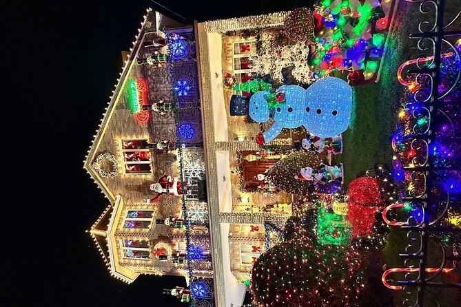 French Christmas Tour in Brooklyn - Dyker Heights Christmas lights: the main event walk