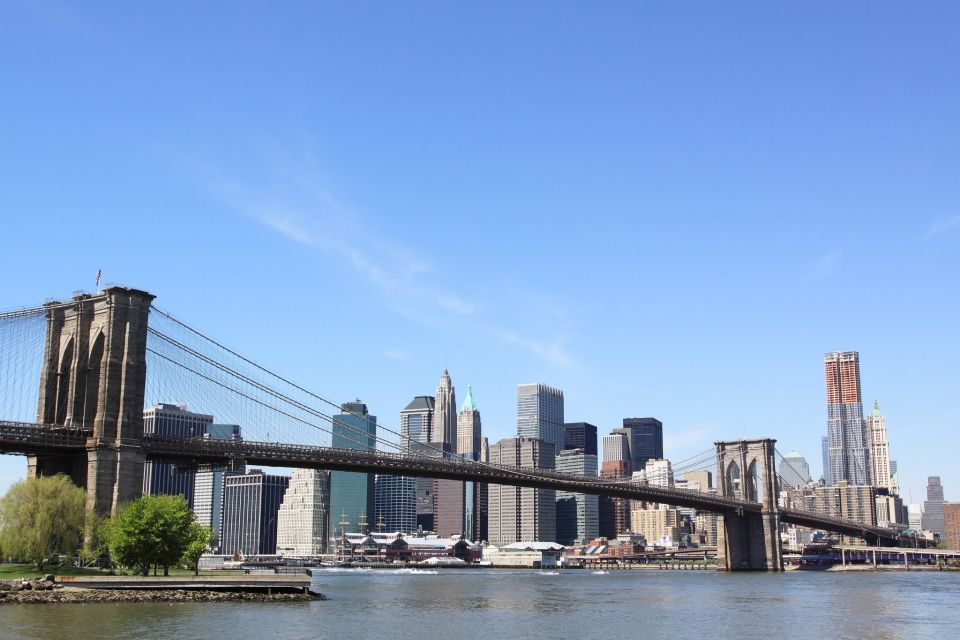 From Manhattan: 2-Hour Brooklyn Bridge Sightseeing Bike Tour - What You Can Spot From the Bridge: Statue Views and the Harbor Layers