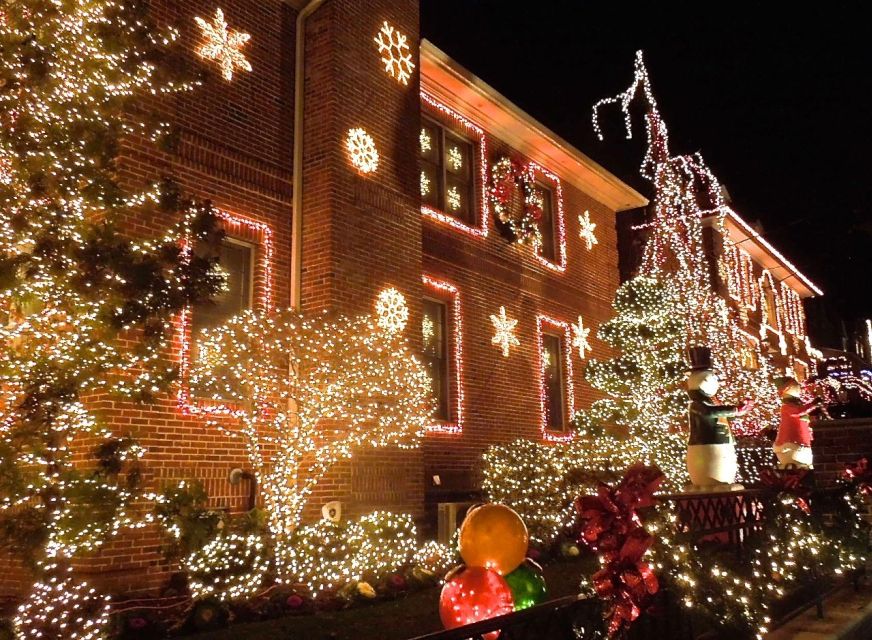 From Manhattan: 4-Hour Christmas Lights Luxury Bus Tour - The Route That Shows You More Than Dyker Heights