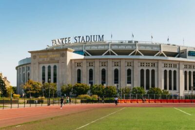 From Manhattan: Full-Day NYC Boroughs and Coney Island Tour - Harlem’s Apollo Theater Stop: Where Music History Lives