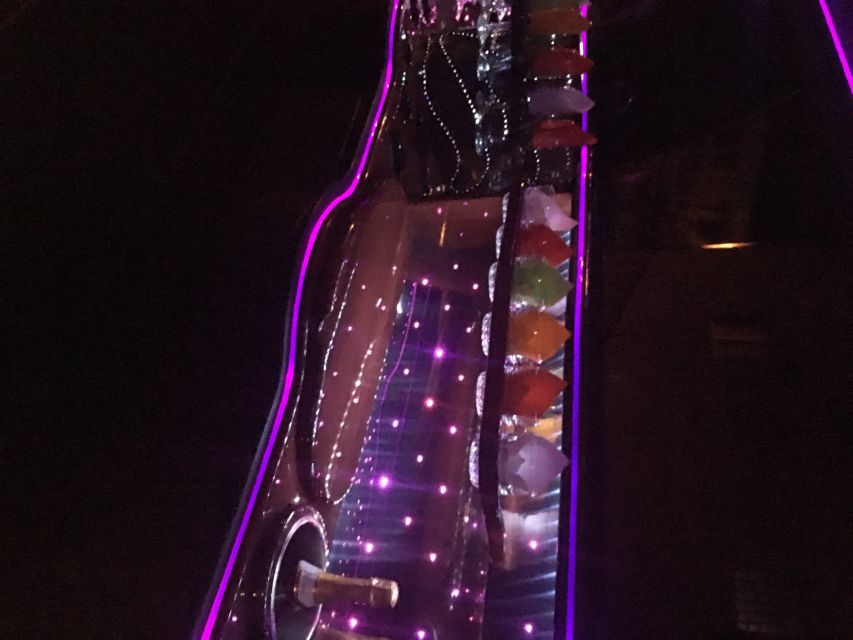 From Manhattan: Private Brooklyn Christmas Tour by Limousine - Who This Private Brooklyn Christmas Tour Fits Best