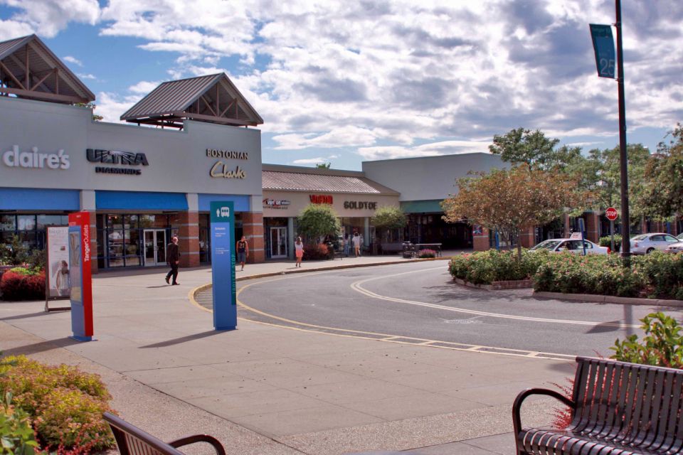 From NYC: Hamptons, Sag Harbor, and Outlet Shopping Day Trip - Lunch time: what to do when food isn’t included