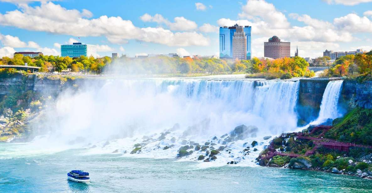 From NYC: Niagara Falls, Washington, and Philadelphia Tour - Niagara Falls by boat: Maid of the Mist and what you’ll actually see