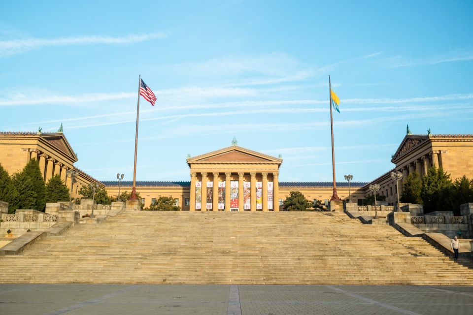 From NYC: Niagara Falls, Washington, and Philadelphia Tour - Why the bilingual guide setup matters (and Arturito and Carlos are a real plus)