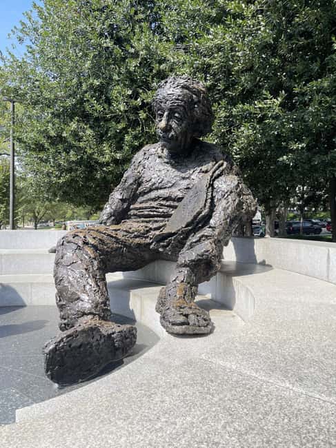 From NYC: Washington DC 1 Day Tour and Free Time for Museums - Arlington Cemetery, war memorials, and the photo-stop rhythm