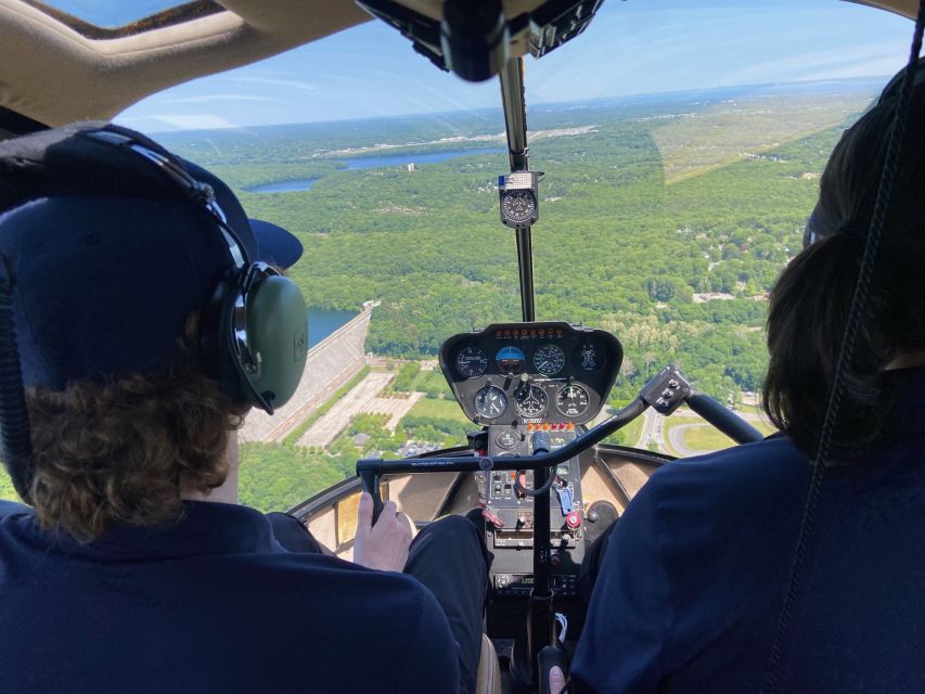 From Westchester: New York Helicopter Piloting Experience - Passenger option: bringing a friend without losing the lesson