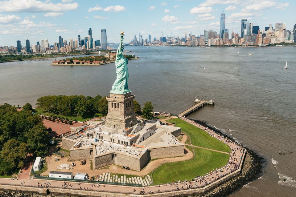 From Westchester: Private NYC Helicopter Tour for 2-6 People - How the 30-Minute vs 45-Minute Flight Changes What You’ll See
