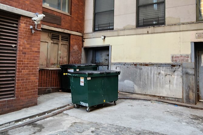Garbage and Rats in New York City Walking Tour - Stop 3: DeLury Square, the 1968 garbage strike, and labor as a sanitation story