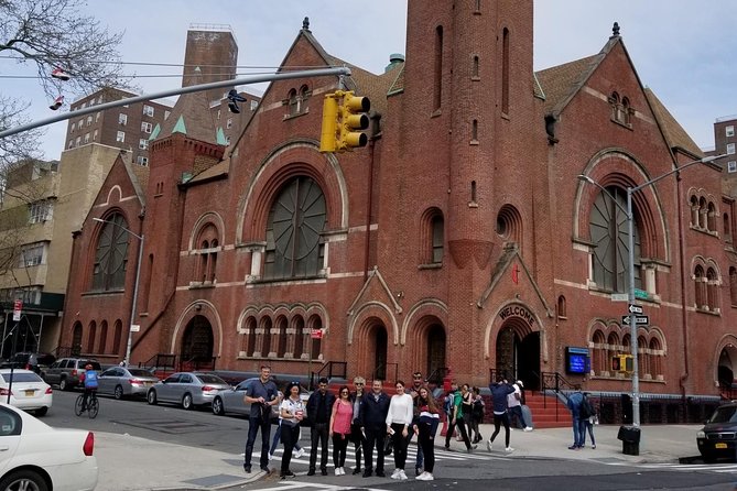 Gospel Mass + VIP Contrasts + Nocturne - Bronx and Jewish community area: seeing daily life through the lens of religion