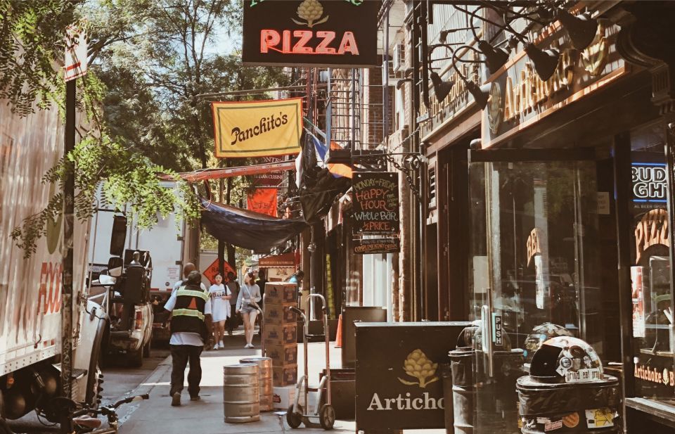 Greenwich Village Food Crawl - The pizzeria stop: how to taste a New York slice the smart way