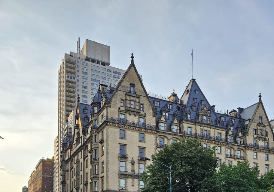 Guided Deluxe Pedicab Tour in Central Park - Bow Bridge and Alice in Wonderland: romance and whimsy in one ride