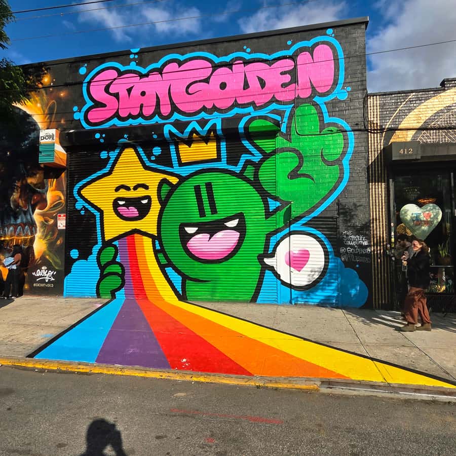 Guided tour in French of Brooklyn Bushwick and Williamsburg - Bushwick Collective murals: more than 50 walls and the stories behind them