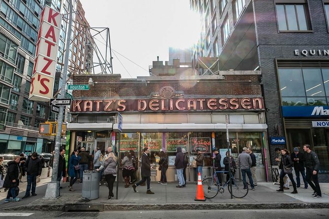 Guided tour of Lower East Side, Chinatown and Little Italy in French - Meeting Point, Getting There, and What to Bring