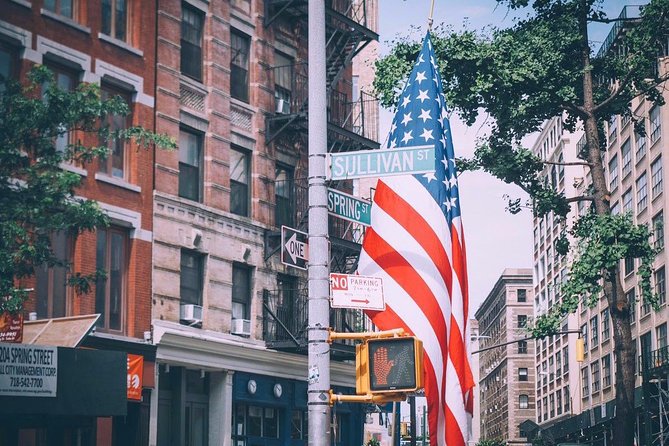 Guided tour of SoHo, Greenwich Village and Meatpacking District in French - Meatpacking District Cobblestones, Markets, And The High Line