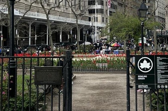Guided Tour (with Audio) Hamilton Musical in Lower Manhattan NYC - Stop 2: Fraunces Tavern Museum and the Sons of Liberty Meet-Up (10 minutes)