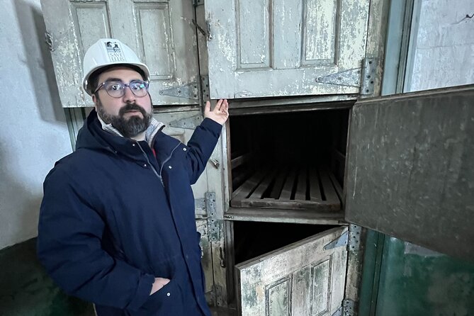 Hard Hat Tour of the Abandoned Ellis Island Hospital Complex - What to Wear: Comfortable Shoes and Warm Layers