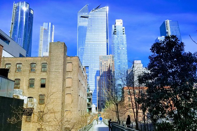 High Line & Hudson Yards Small Group Walking Tour - Zaha Hadid Building: spotting modern angles without getting lost