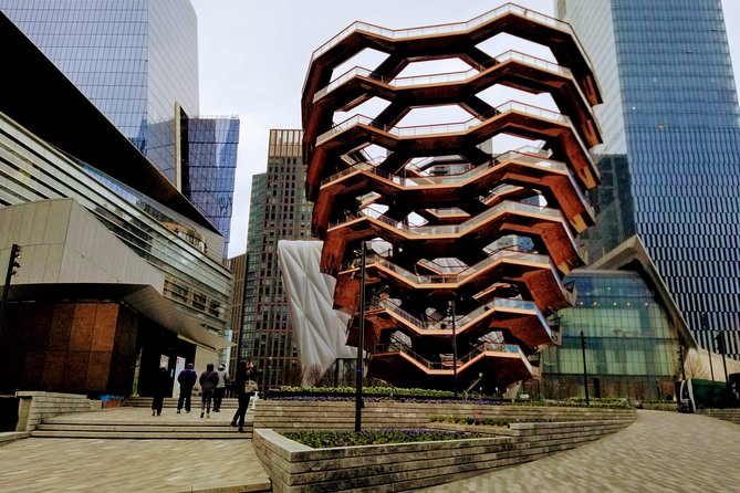 High Line & Hudson Yards Small Group Walking Tour - Ending at Chelsea Market: wrap the walk with real food and easy strolling