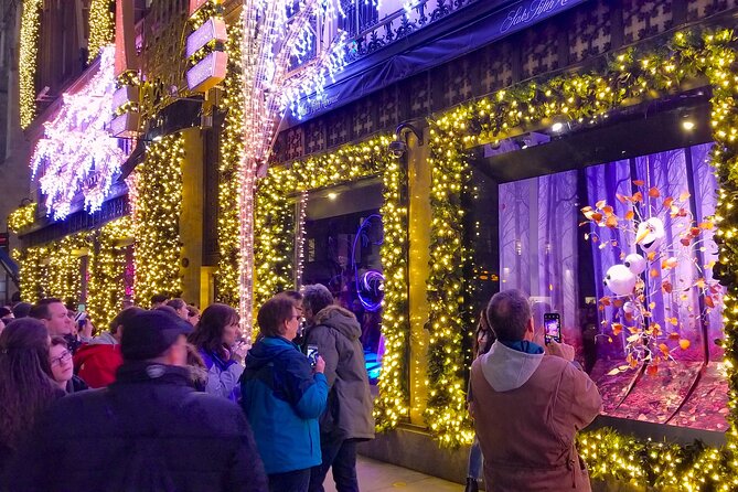 Holiday Lights Extravaganza Walking Tour - A 5:00 pm route built for Manhattan’s holiday glow
