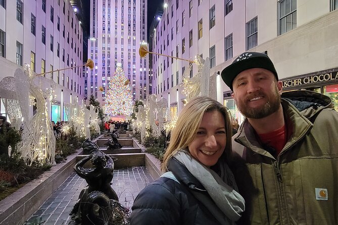 Holiday Lights Extravaganza Walking Tour - Saks Fifth Avenue and the musical facade moment