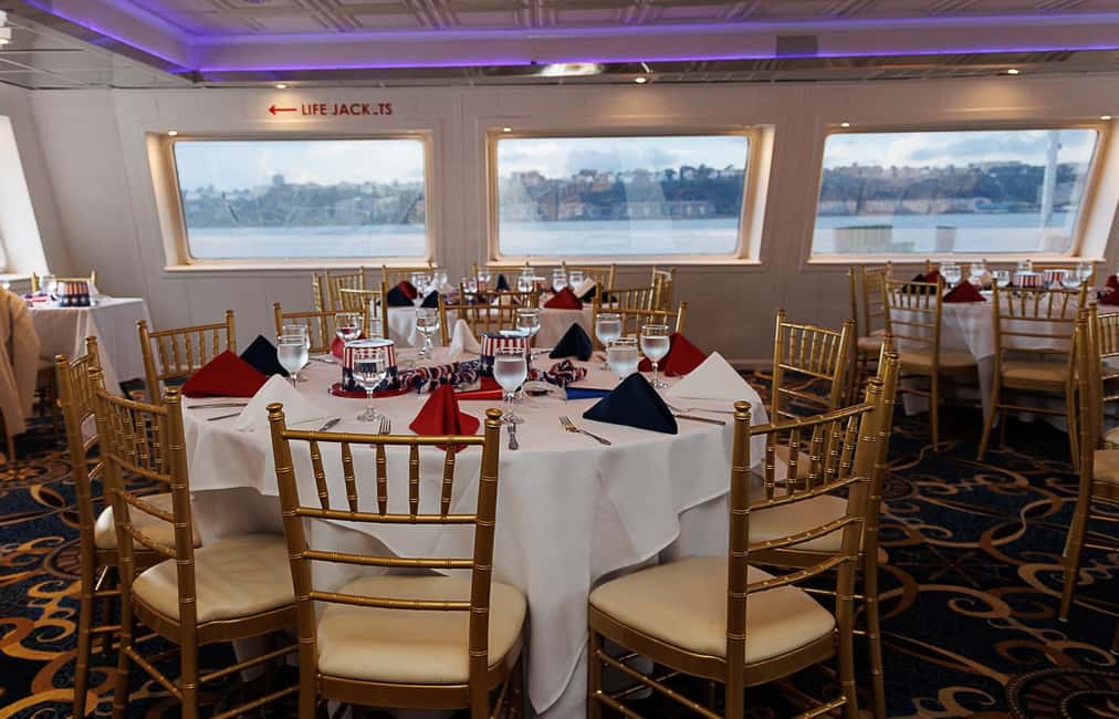 Horizon's Edge NYC New Year's Eve Party - A New Year’s cruise on Horizon’s Edge: what you’re paying for