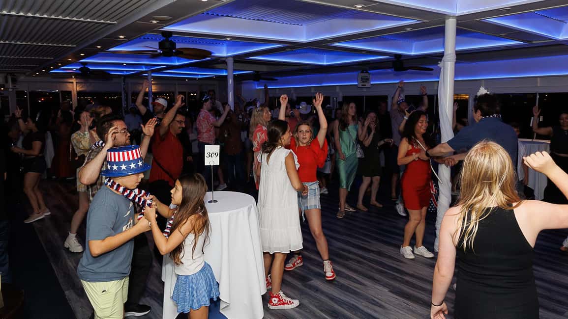 Horizon's Edge NYC New Year's Eve Party - Live DJ and dance floor: a cruise that actually parties