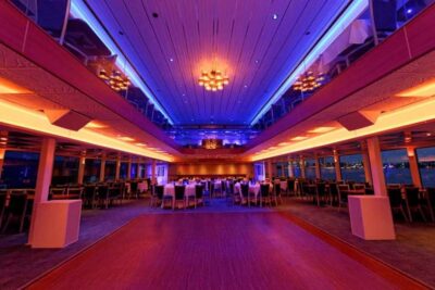 Hornblower Infinity New York New Year's Eve Party - New Year’s Eve timing: boarding at 9:30, departure at 10:30, midnight at the center