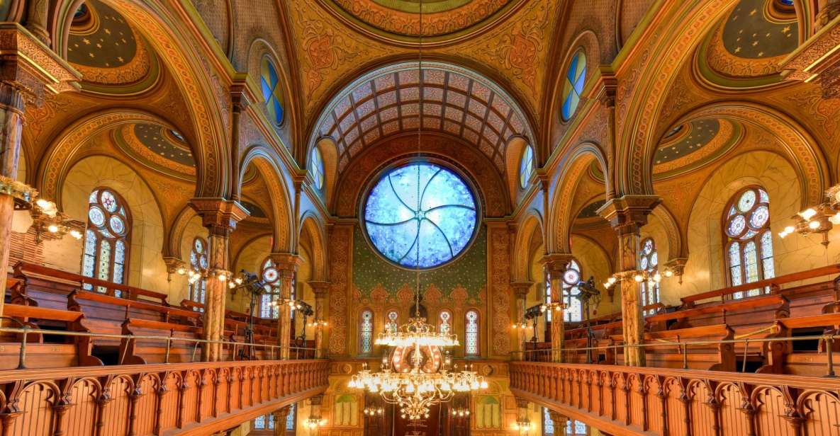 Jewish History of NYC Private Tour with Transfers - The Forward Building and Forverts: Yiddish media you can point to