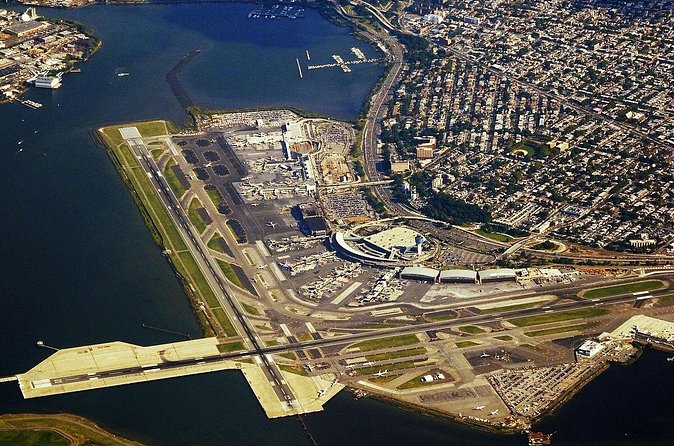 JFK or LGA package only (Round trip transfer plus VIP Contrasts) - Brooklyn and the Orthodox communities: what the tour is trying to show