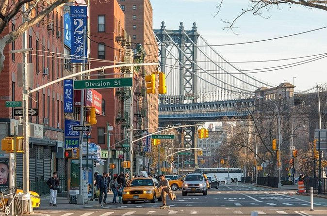 Lower East Side Bagel Tour - Stop 3: From the Pickle Guys to Synagogues and Historic Markers