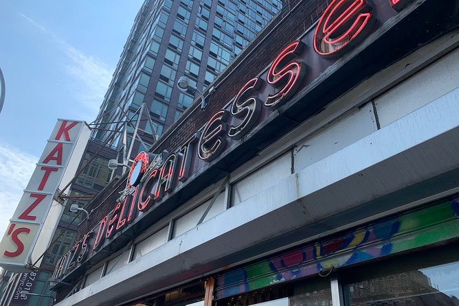 Lower East Side Eats Food Tour - Guides Make or Break It: How the Tour Feels in Motion