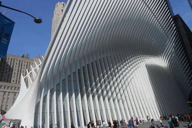 Lower Manhattan Self-Guided Walking Tour and Scavenger Hunt - Start at Bowling Green and pace yourself through Lower Manhattan