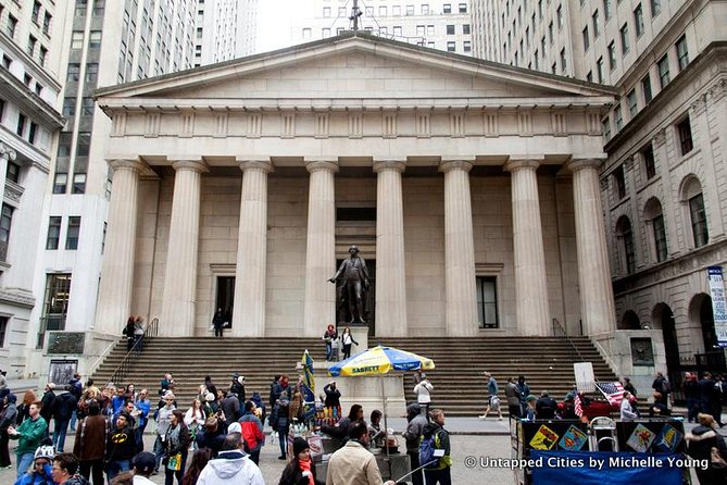 Lower Manhattan Tour: The Remnants of Dutch New Amsterdam! - NY Stock Exchange, Fearless Girl, and the story of money