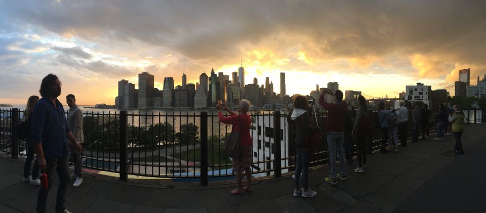 Luci e Ponti di New York- Night Tour in Italiano - Crossing Back Toward Manhattan: Skyline Moments Without the Guesswork