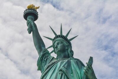 Luggage Storage in New York City - Your 1-Day Plan: Book, Drop Off, Walk Free
