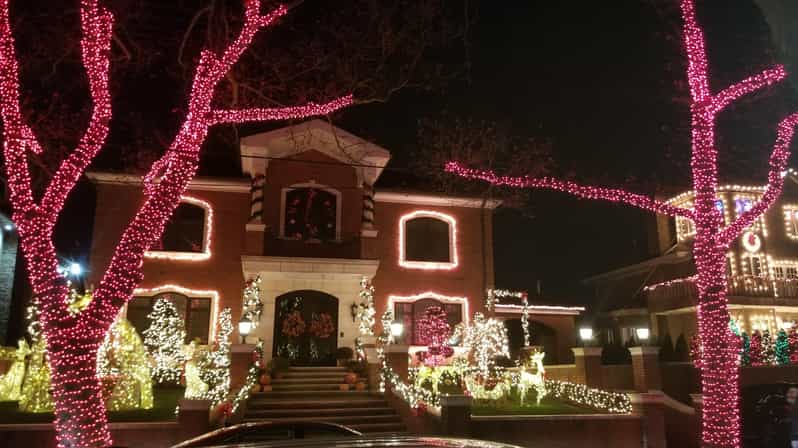 Magnificent Christmas Lights Tour of Dyker Heights Brooklyn - Dyker Heights: the one guided walk that earns its spot